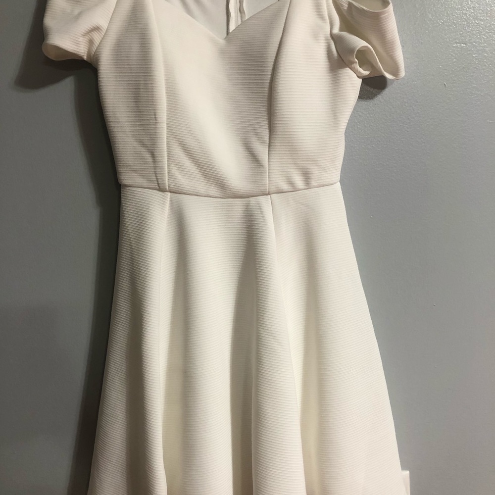 White Dress-only worn once 👗 - Picture 2 of 4